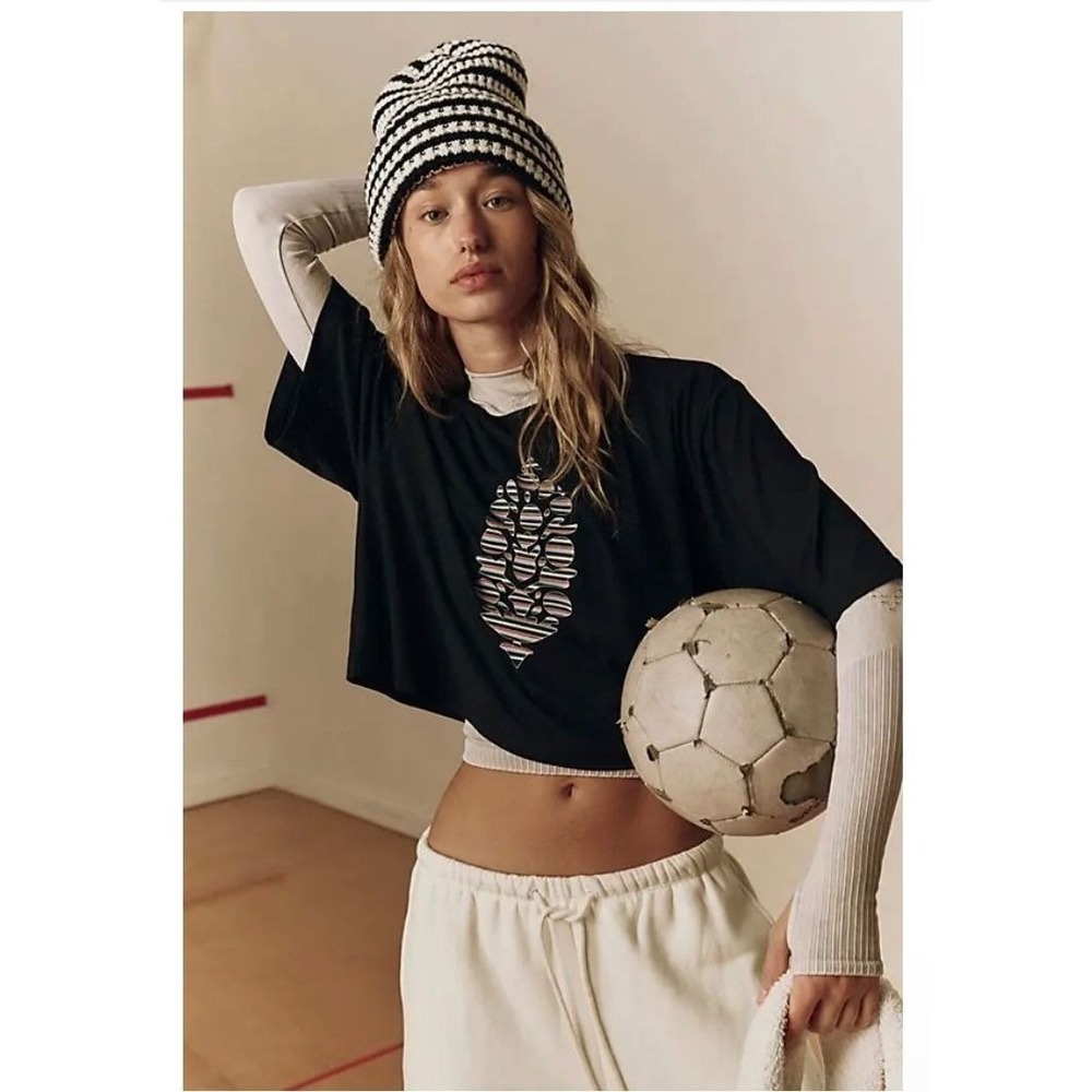 FP Movement Free People Tempo Cropped Logo Boyfriend Tee Black Small NWT New
